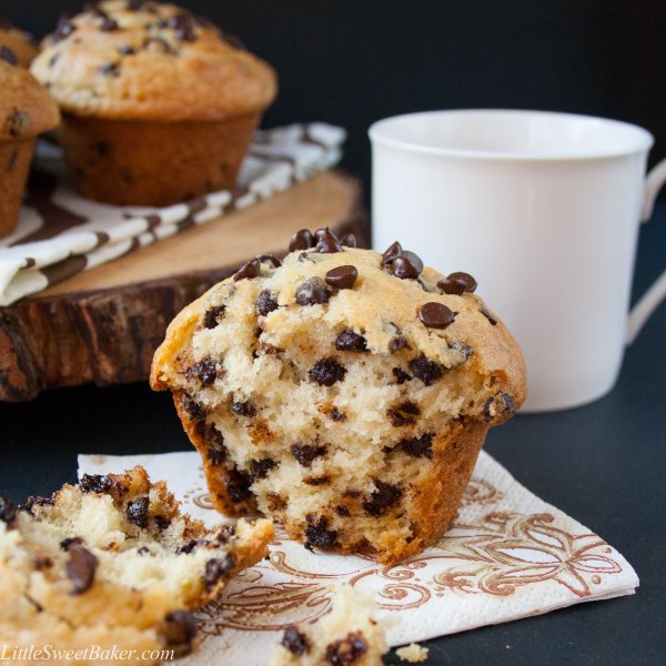 BAKERY STYLE CHOCOLATE CHIP MUFFINS. A crispy sky-high muffin top, full of chocolate chips, soft and buttery - a perfect way to start your morning.